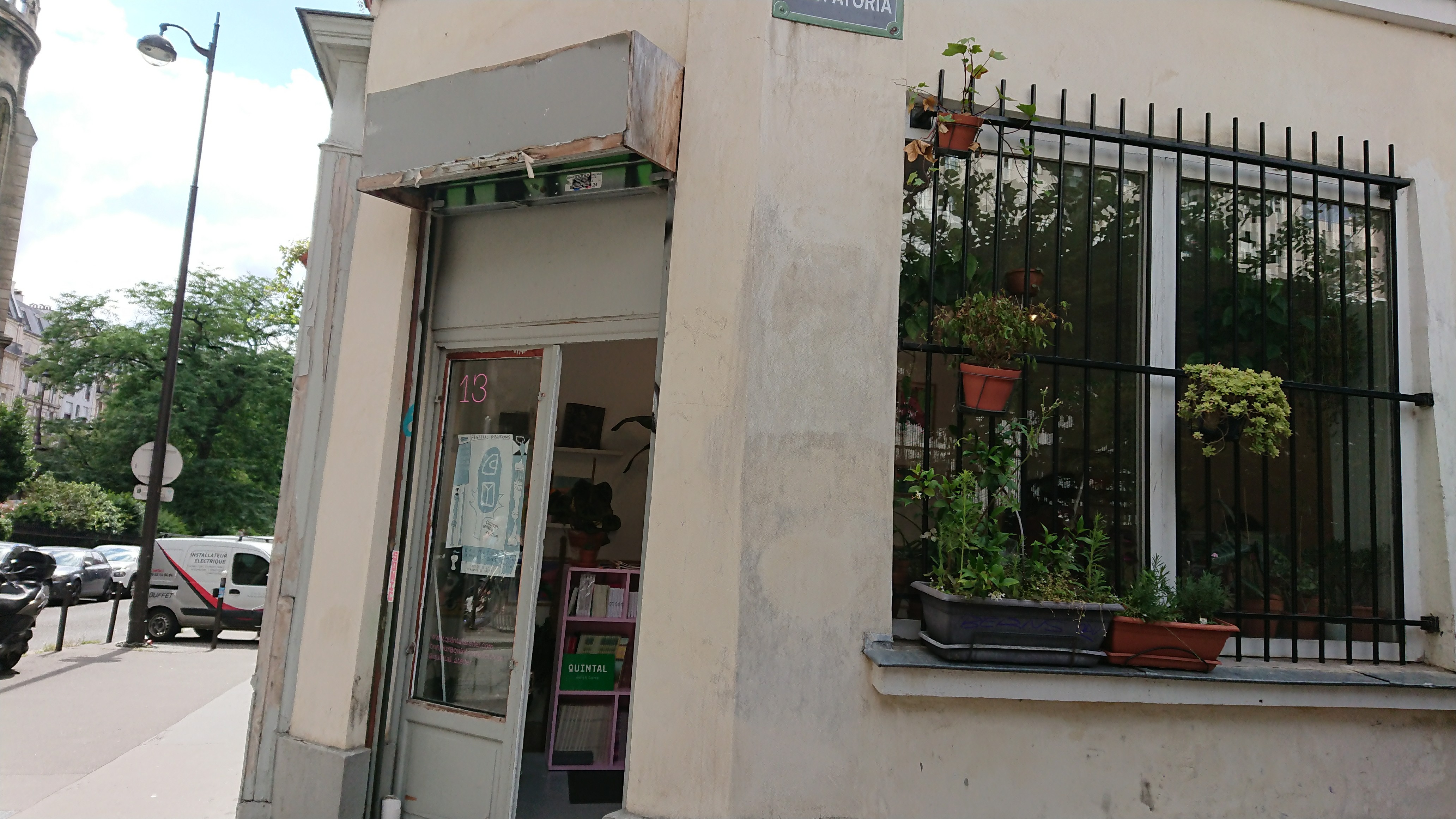 Graphique de la Rue パリ洋書 展示品 N-2508IN13 Graphique de la Rue パリ洋書 展示品 N-2508IN13 Graphique de